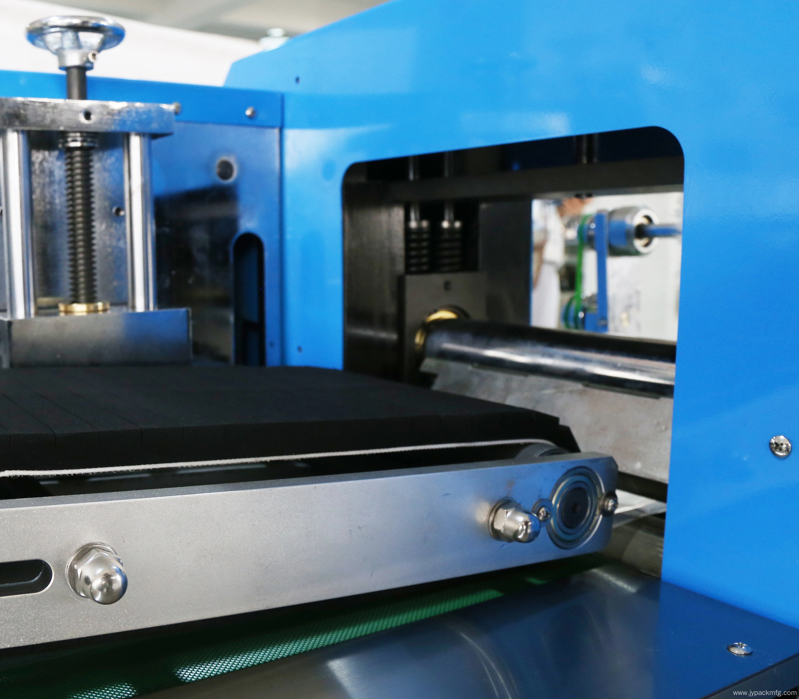 Manual Fish Skin Pack Machine