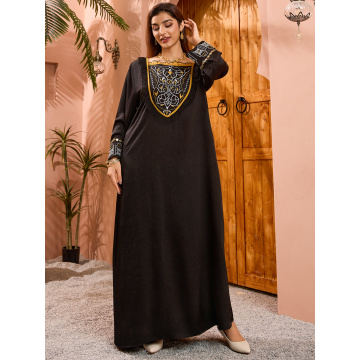 عبای ساتن مشکی دوزی لوکس