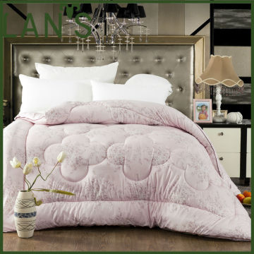 New Design Polyester Fabric Cotton and Poly Fiber blended Filling Cotton Quilt Made in China