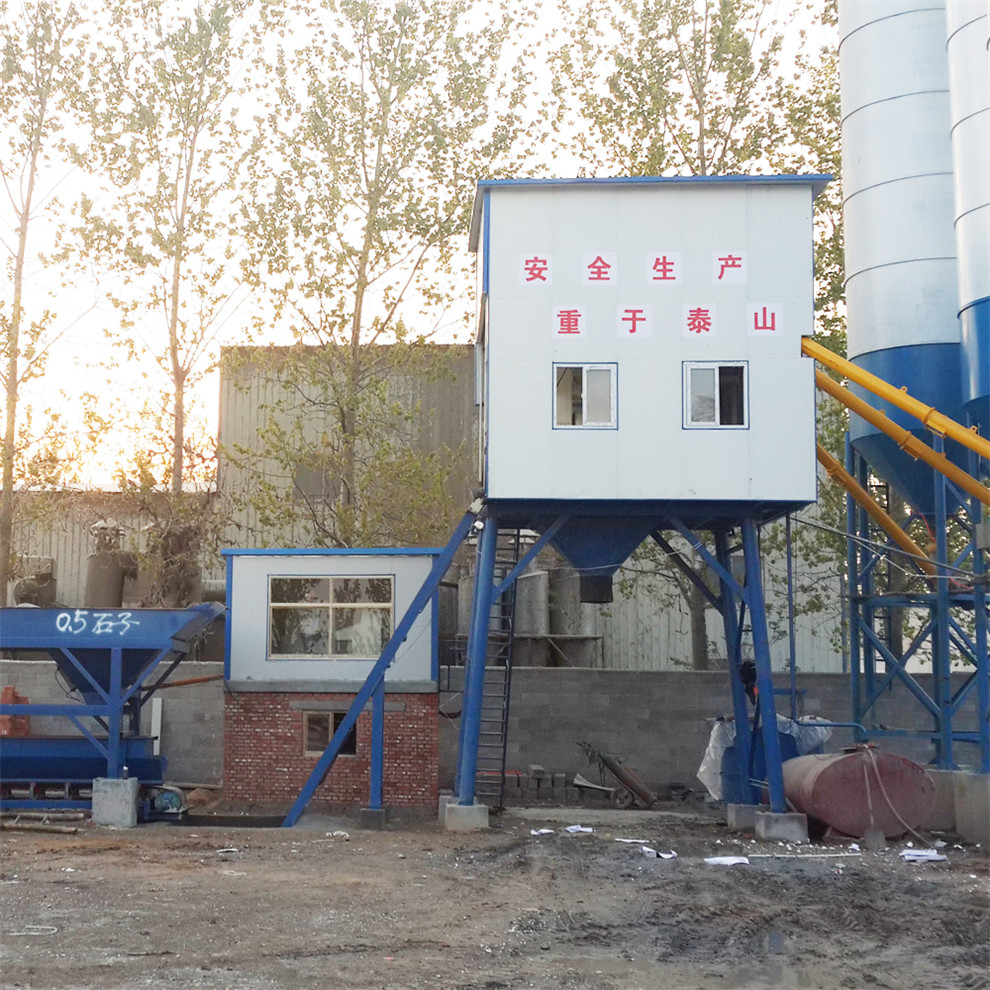 Autoclaved aerated hopper lift concrete batching plant