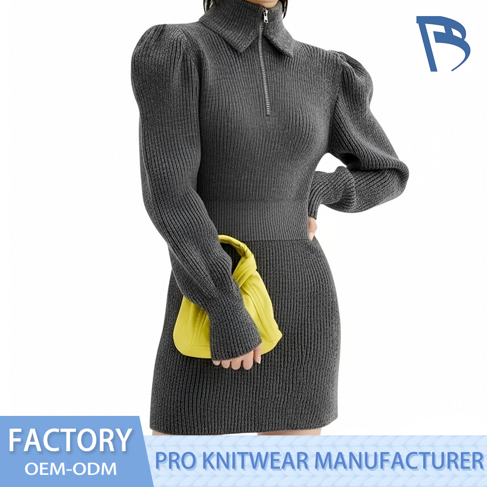 Rok pendek rajutan kelabu yang bergaya dan set atas