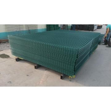 Inexpensive product welded wire mesh panel fencing