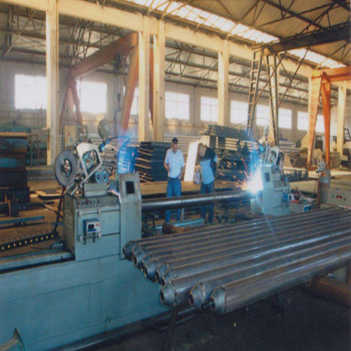 Machine de fabrication automatique du cadre d'espace