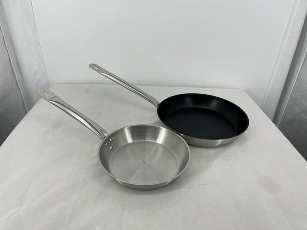 Hotel metal frying pan set