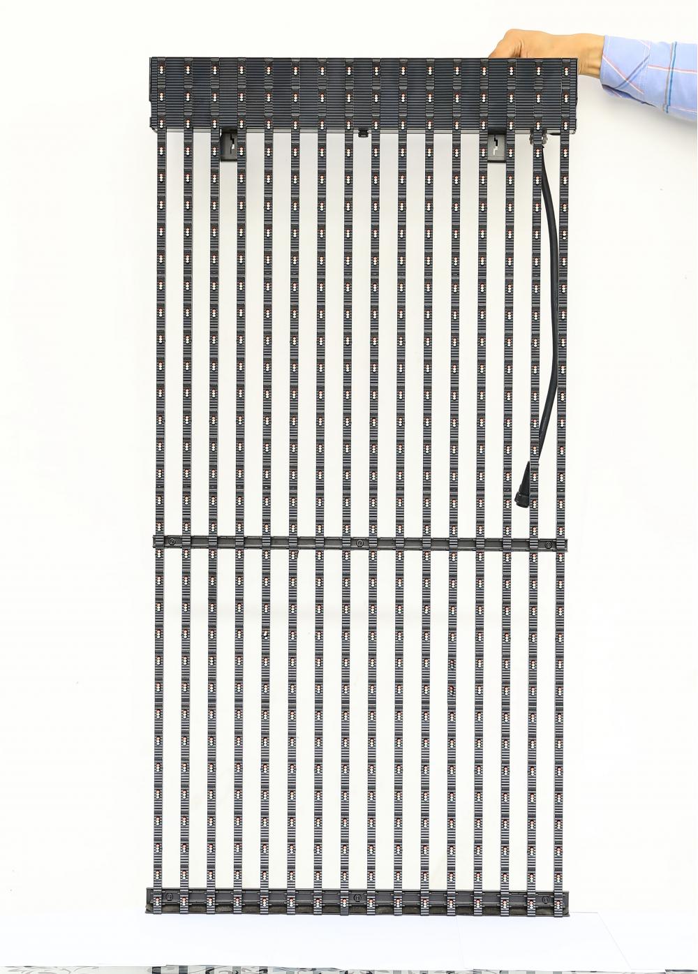 P31 OUTDOOR CURTAIN