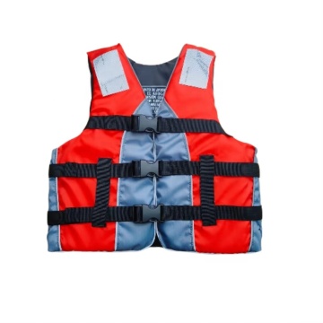 Lifesaving marino: giubbotti in barca a vela e giubbotti di salvataggio per adulti e bambini
