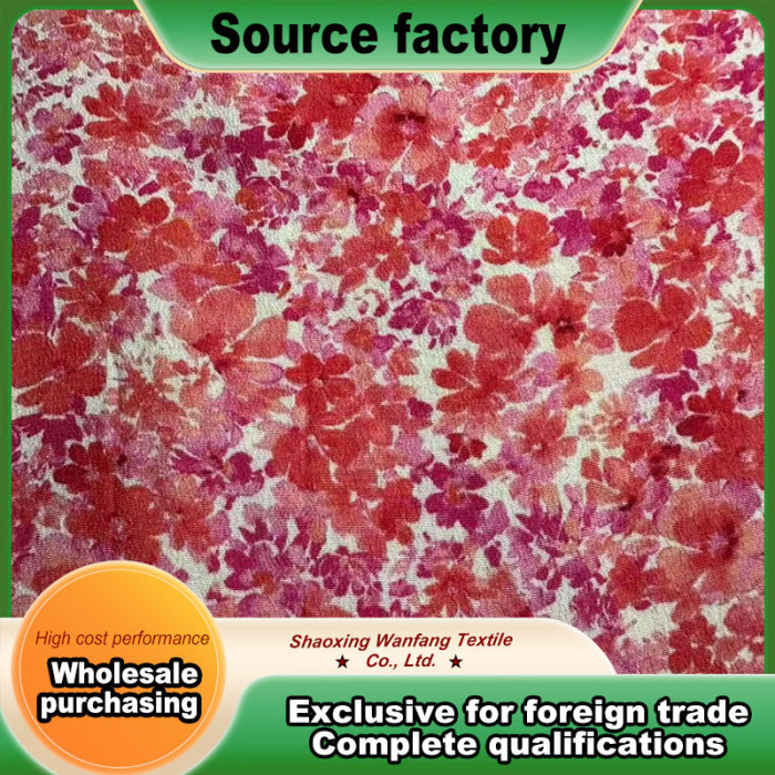 Turuncu kırmızı çiçek desenli