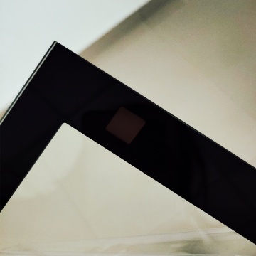 Vidro are de dupla face com serigrafia de seda