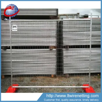 construction site using cheap outdoor decorative temporary fencing