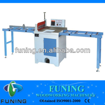 High speed sawing machine for cutting wood