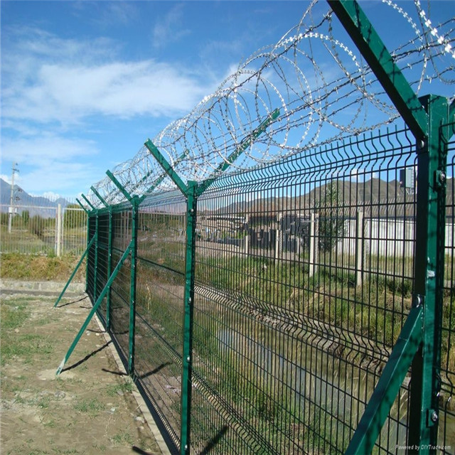 Razor Barbed Wire Airport Security Fencing