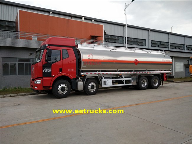 320HP 8500 Gallon Petroleum Tanker Trucks