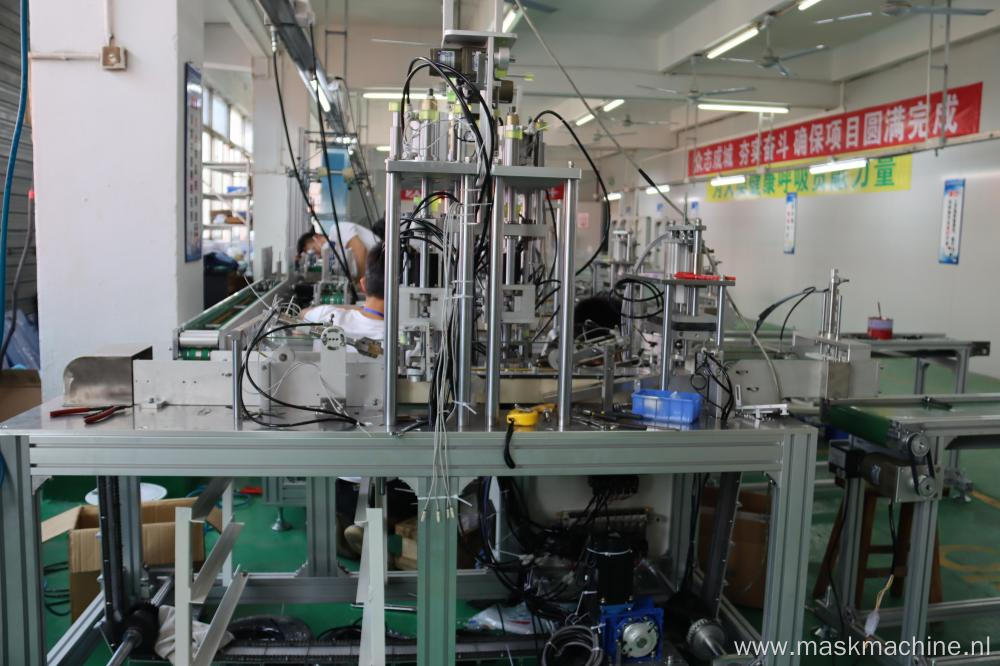 Factory Automatic Disposable Mask Production Machine Surgical Dust Face Mask Making Machine