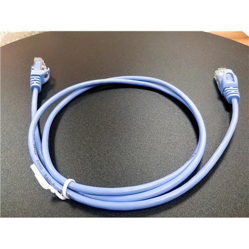 PS4用のスリムなCAT6Lanケーブル