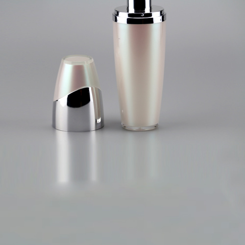 Flacon cosmétique blanc de 120 ml avec tête de pompe à presse