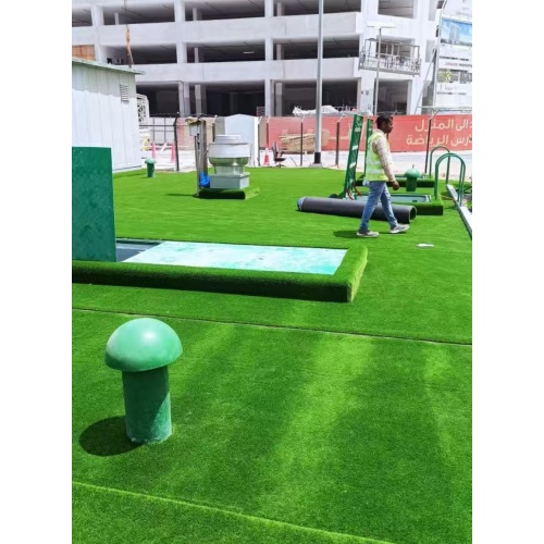 Tapis de faux gazon personnalisé moins cher, 40mm, herbe pour l'aménagement paysager du jardin