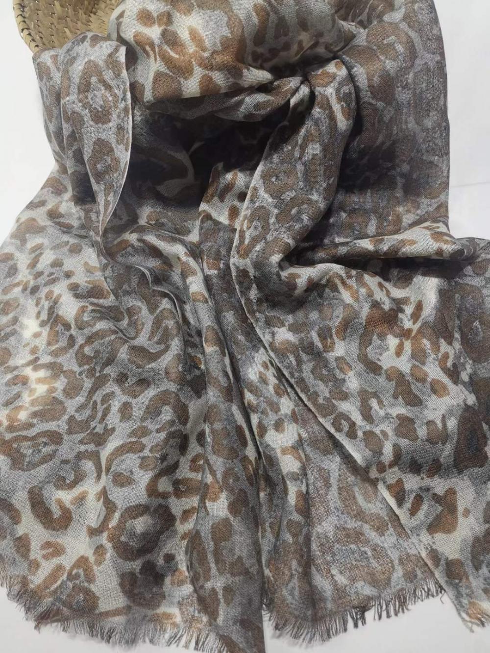 Printed Wool Scarf Zh 11