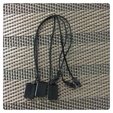 Cardstock-tags met touwtje voor kledingmeubels