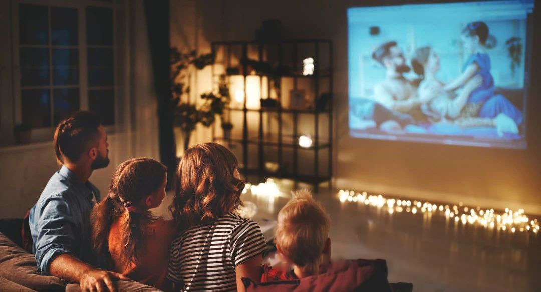 Intelligent portable projector