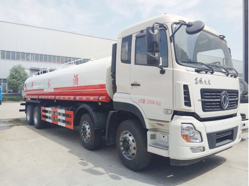Dongfeng 8x4 25000liters water sprinkling tank truck