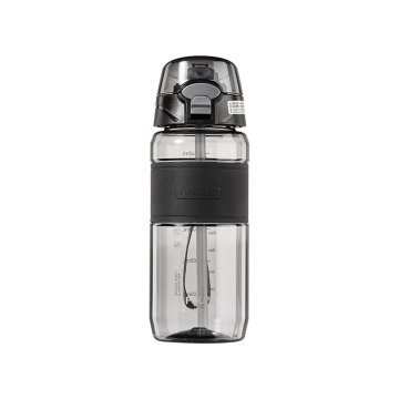 2022 new desined 630ml/780ml bottle sport and bpa free water bottle with straw
