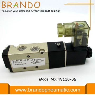 Válvula de solenoide 4V110-06 C.C. 24V