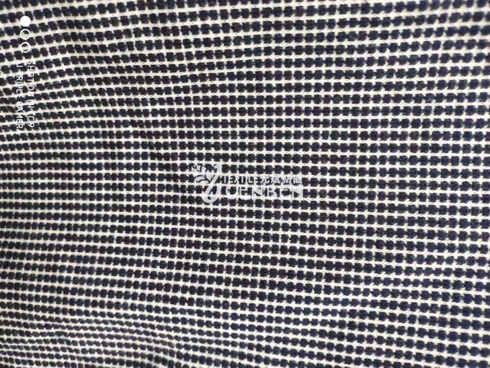 Poloshirt aus Jacquard-Stoff für Herren mit kontrastierenden Taschen