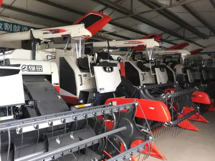 Kubota 1008Q Low Noise Combine Harvester for Wheat and Rapeseed