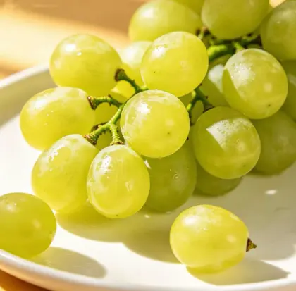 Shine Muscat Grape Bunches