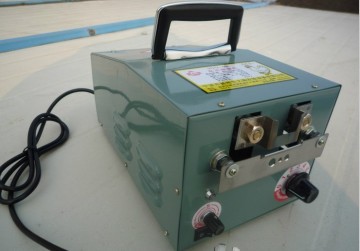 Better Brand debeaking machine