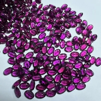 Natural Egg-Shaped Faceted Magnesium Aluminum Purple Garnet