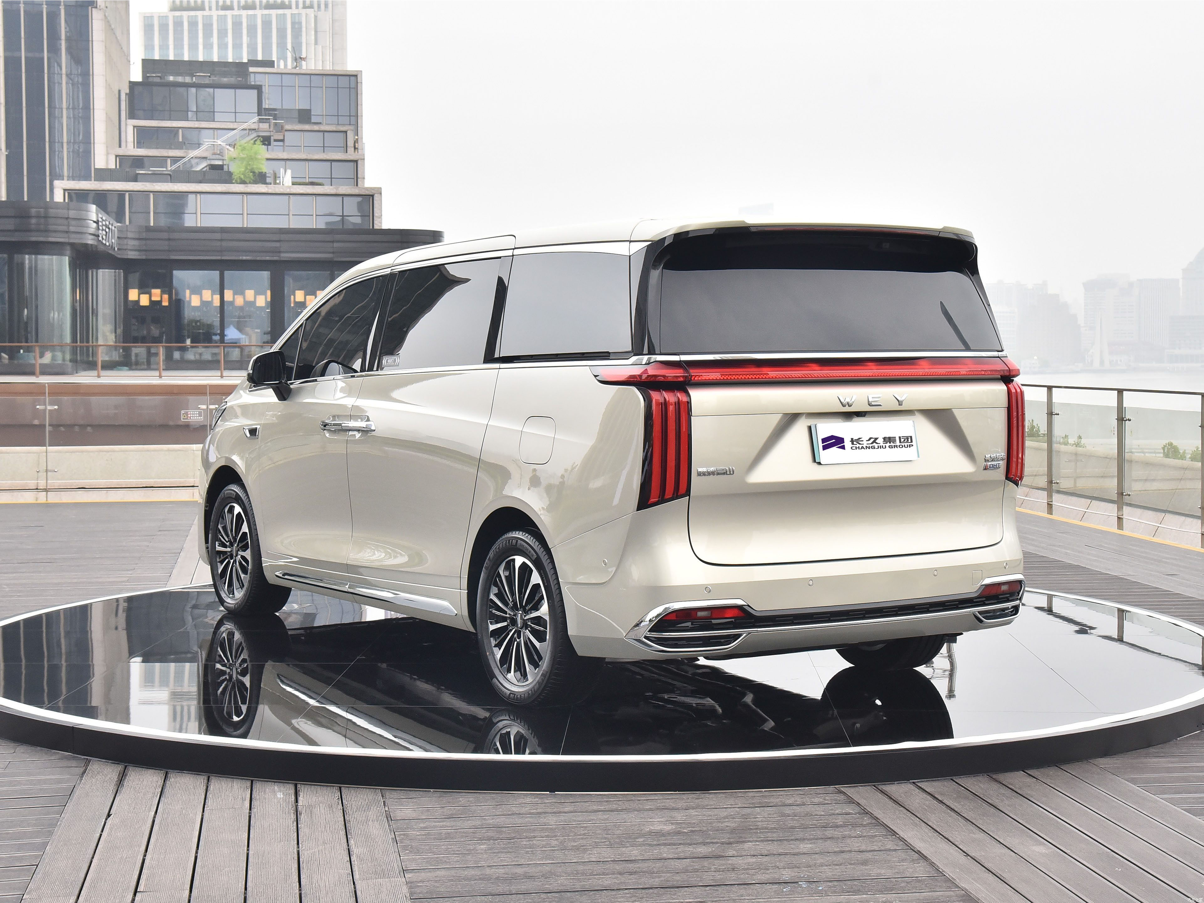 2024 WEY Gaoshan Luxury MPV