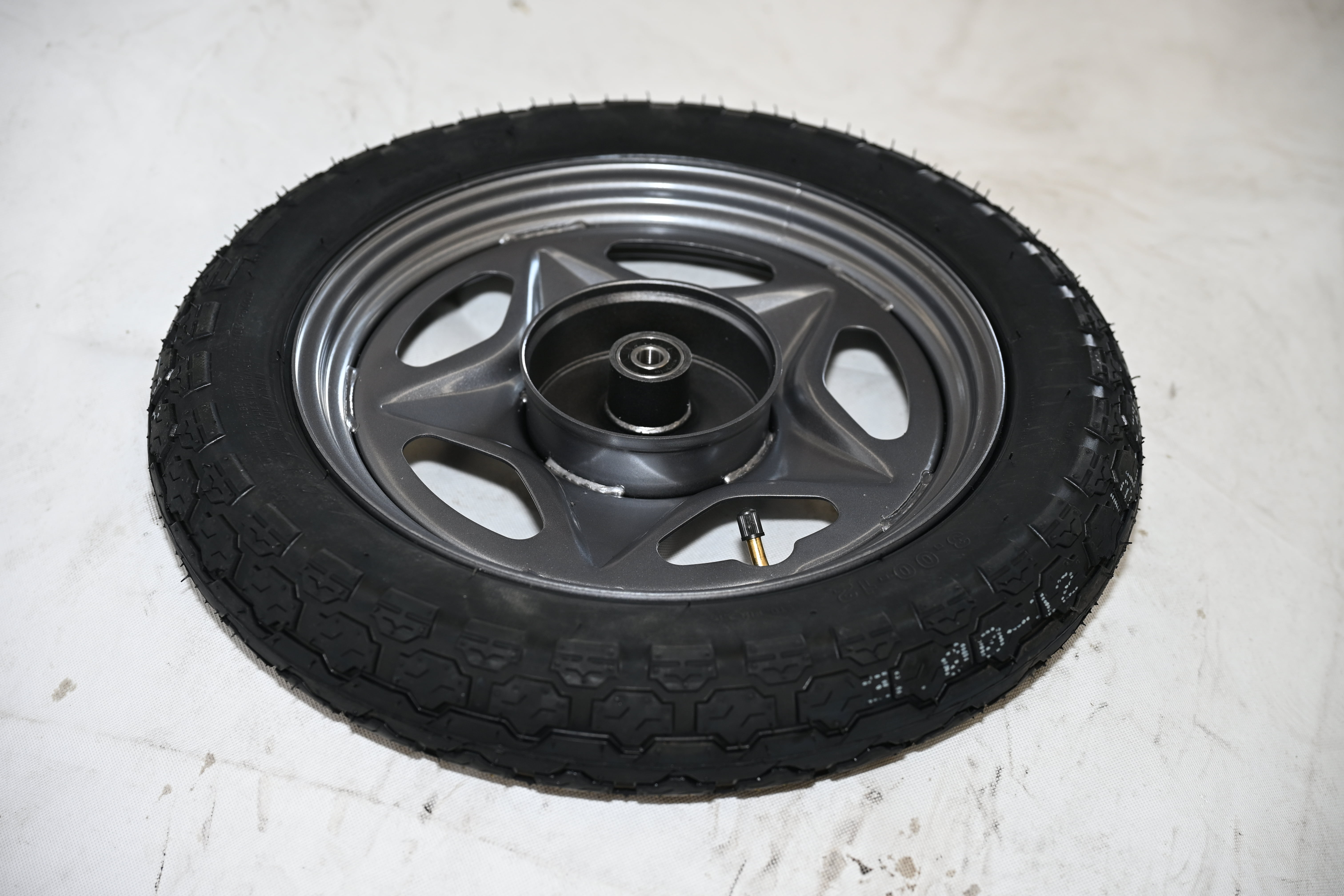 Electric tricycle tire