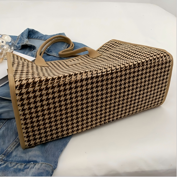 다재다능하고 간단한 여성 토트 백 Versatile and simple women's tote bag