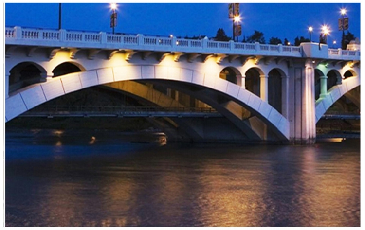 High-brightness floodlights used in buildings