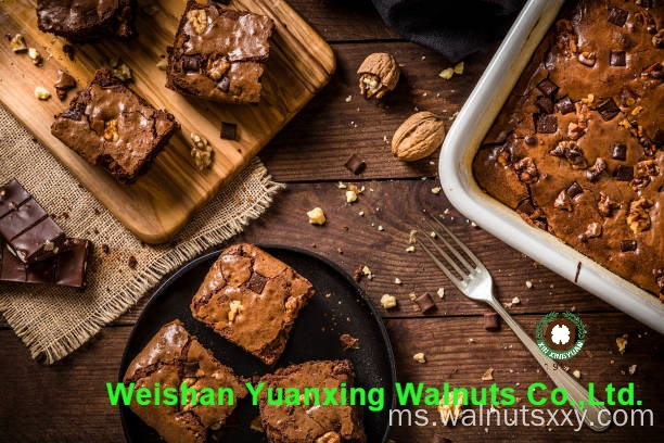 Kepingan kernel walnut dari yang boleh dipercayai