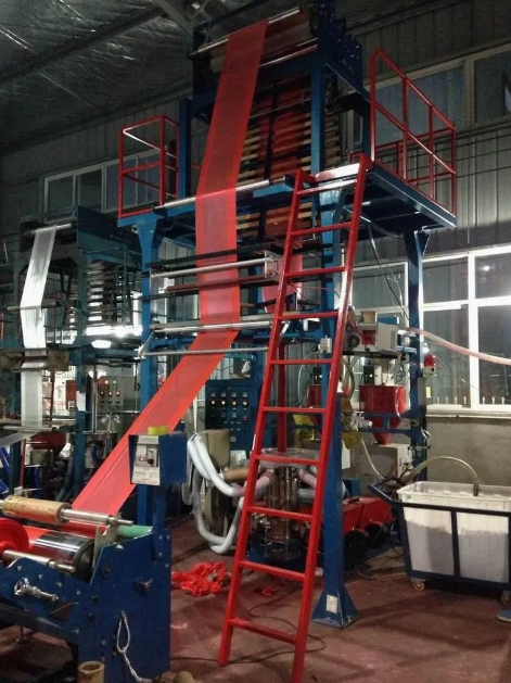 מכונת ניפוח סרטי פלסטיק 3 שכבות