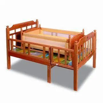 Wooden Cradle with 1.8 Meters Elongation, Measures 130 x 87 x 85cm