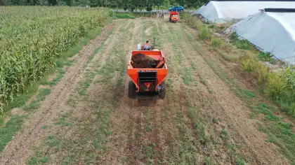 Tractor Trailer Fertilizer Spreader for 80-120 HP Tractors