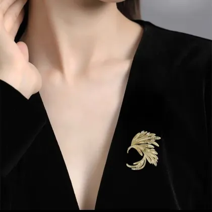 Classical enamel phoenix brooch