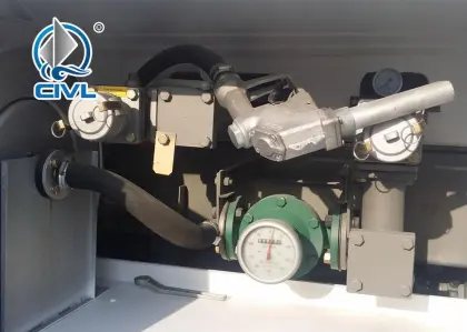 Howo 4x4 Off Road Fuel Tank Truck 6000L