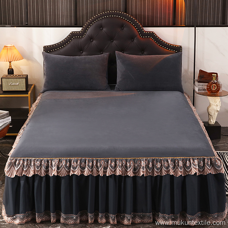 Fleece bedspread with bed skirt 100% polyester