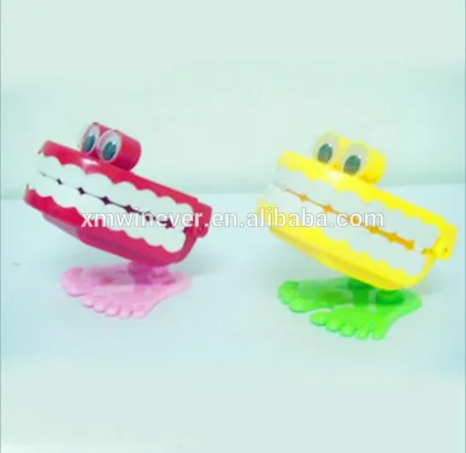 Jumping Wind Up Teeth Dancing toys