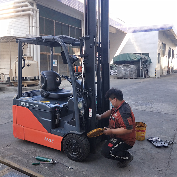 Maintenance of Toyota forklifts