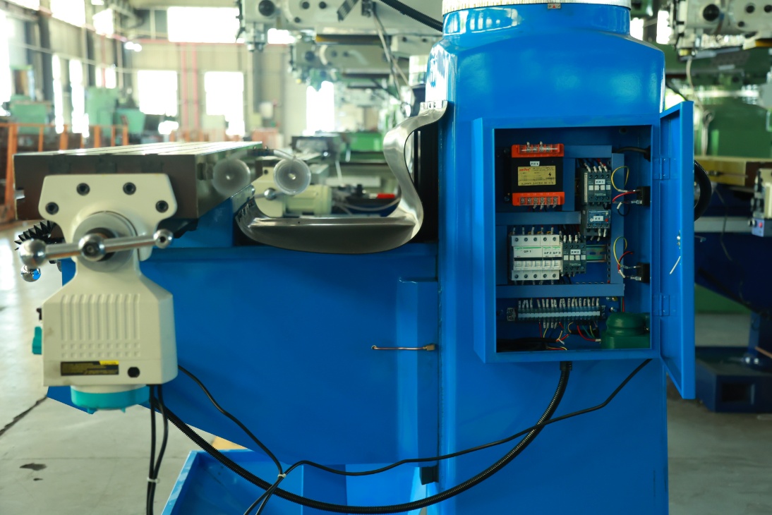 Blue turret milling machines