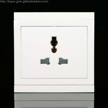 Universal Socket