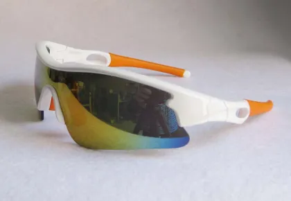 Sports glasses with UV400 protection
