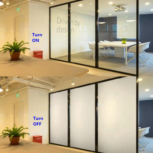 Sala de escritório de vidro inteligente com alternância clara personalizada