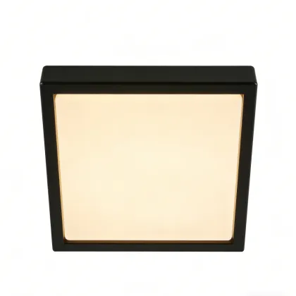 Ceiling lamp with uniform light spread