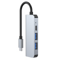 Quattro in un adattatore hub USB 2.0